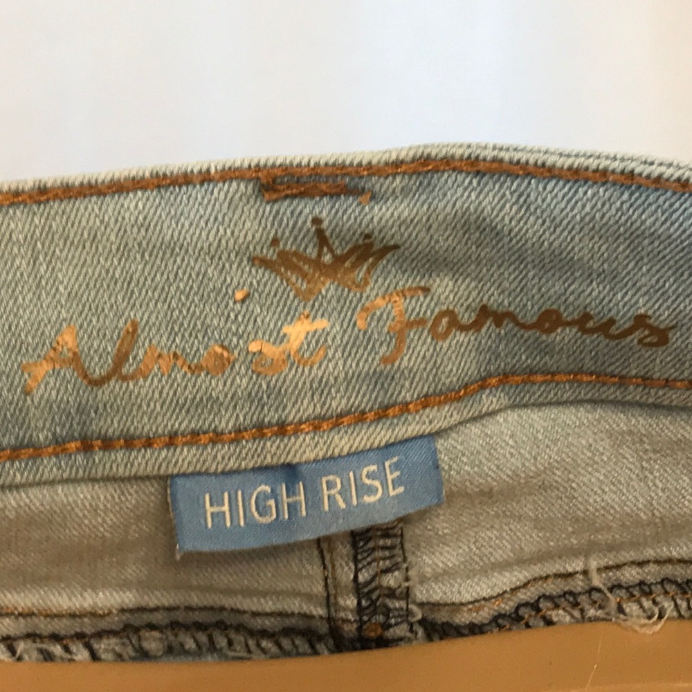 Almost Famous Embroidered Blue Jean Shorts Sz:5 - Picture 6 of 7